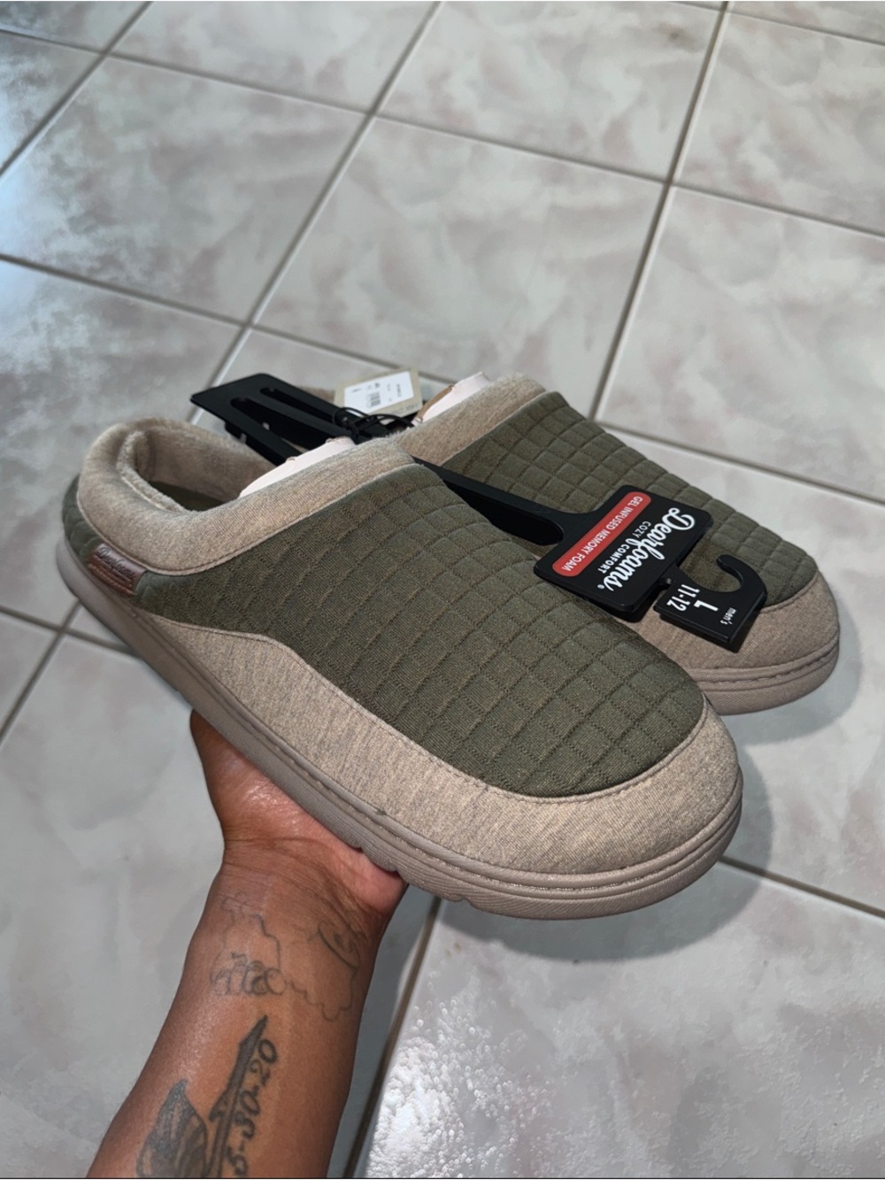 DearFoams Cozy Comfort Men’s Lounge Clog Slipper